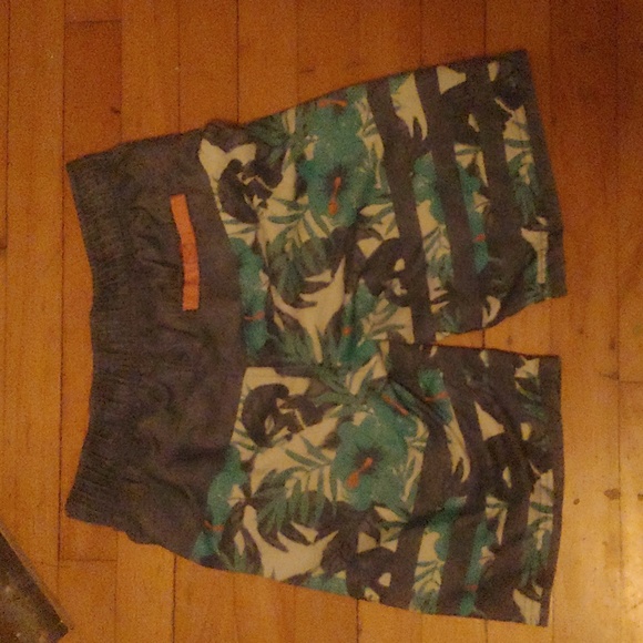 Used Floral print, boys swim shorts, medium (8-10), brand: Cherokee - Picture 3 of 4